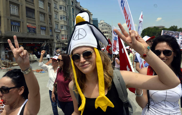 Taksim Gezi Parkı'nda şu an! - Resim: 1