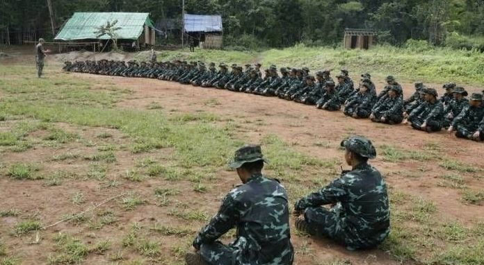 Myanmar'da kadın ve erkeklere en az 2 yıl zorunlu askerlik! - Resim: 4