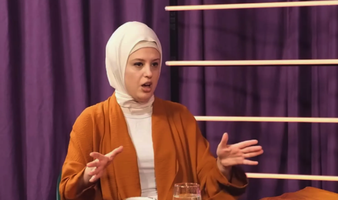 ''Sağdan sola donat'' sözleriyle tanınan Pelin Hürman başını açtı! Yeni imajını görenler tanıyamadı - Resim: 4