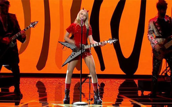 Aleyna Tilki'nin yeni şarkısı 'Ben Giderim' sosyal medyadan rekor kırdı - Resim: 2