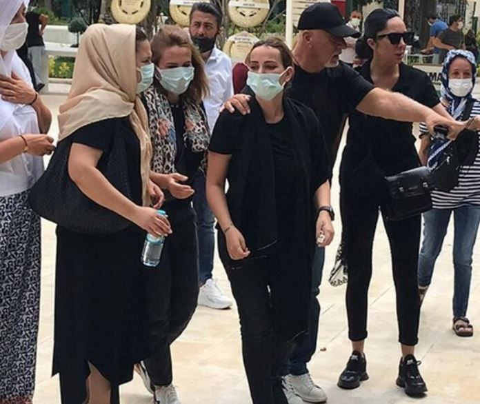 Alişan vefat eden kardeşinin mezarını bir an olsun yalnız bırakmıyor - Resim: 3