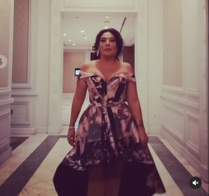 O yorumu görünce küplere bindi! Işın Karaca takipçisine verdiği yanıtla şok etti - Resim: 3