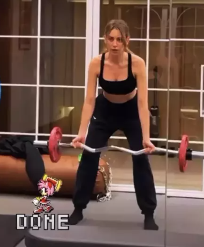 Sinem Kobal spor yaparken paylaştı! Takipçilerinden yorum yağdı... - Resim: 2