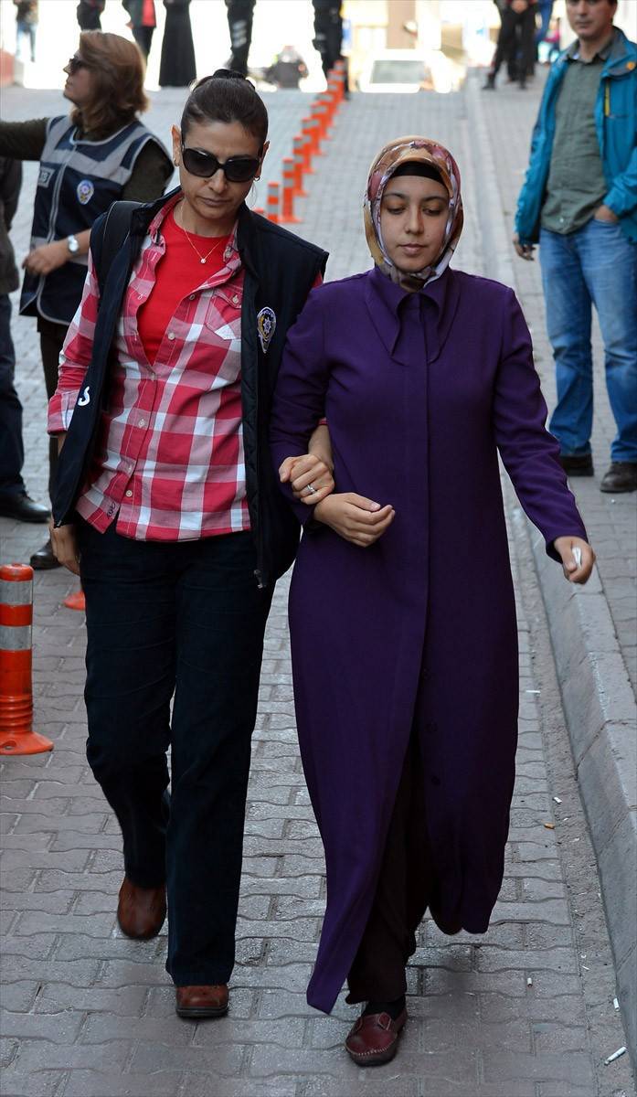 Şifreli yazışan FETÖ ablaları! ByLock gözaltılarına bakın - Resim: 1