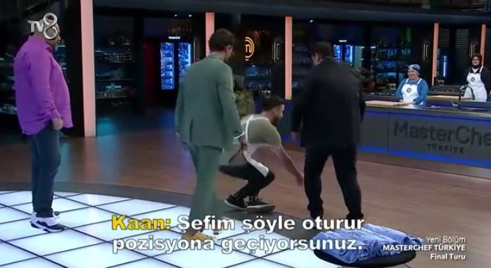Mehmet Yalçınkaya, MasterChef'te yere oturup meditasyon yaptı! O görüntüler geceye damgasını vurdu - Resim: 1