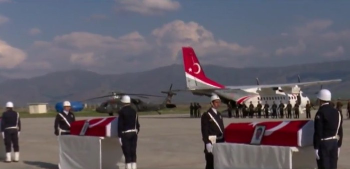 Tunceli şehitlerine veda törende duygusal anlar - Resim: 1