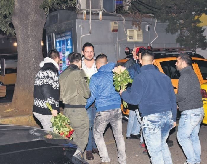 Hacı Sabancı'dan zorla 2 bin lira aldılar! - Resim: 1