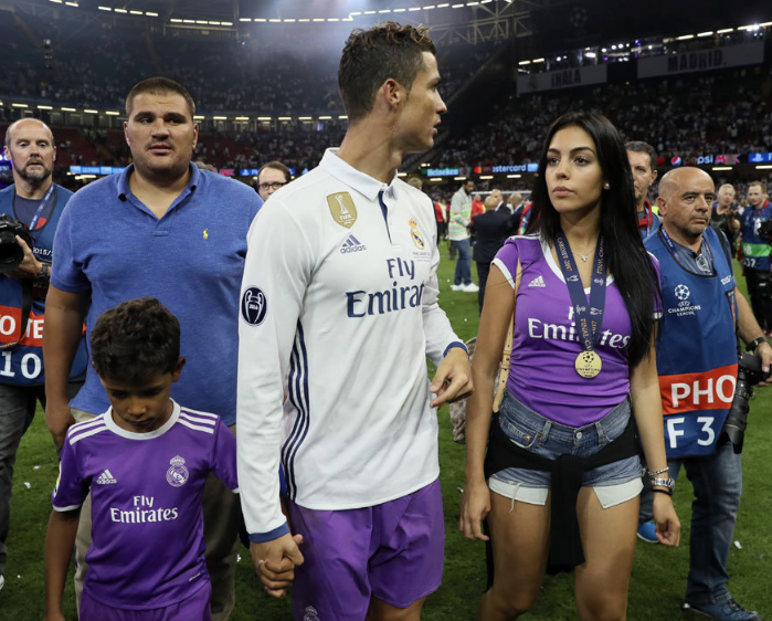 Tüm dünyaya böyle duyurdu! Ronaldo 4.kez baba oldu - Resim: 1