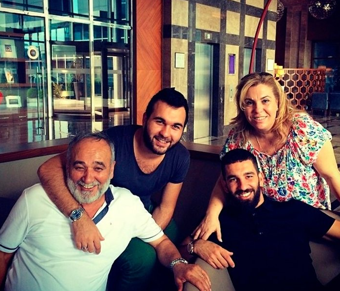 Arda Turan'a şok! Annesi Yüksel Turan 5 yıl hapis cezasıyla karşı karşıya kaldı - Resim: 2