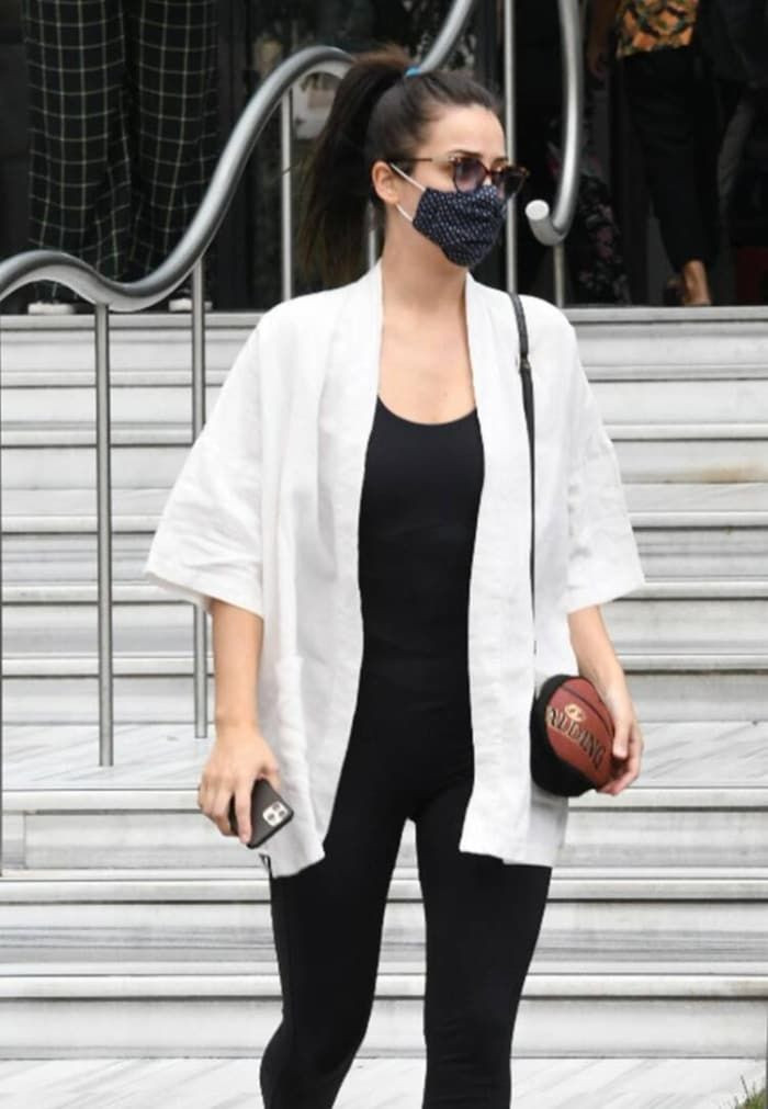 İrem Sak Show TV Çukur dizisindeki şiddeti bakın nasıl savundu silah eğitimi almış - Resim: 2