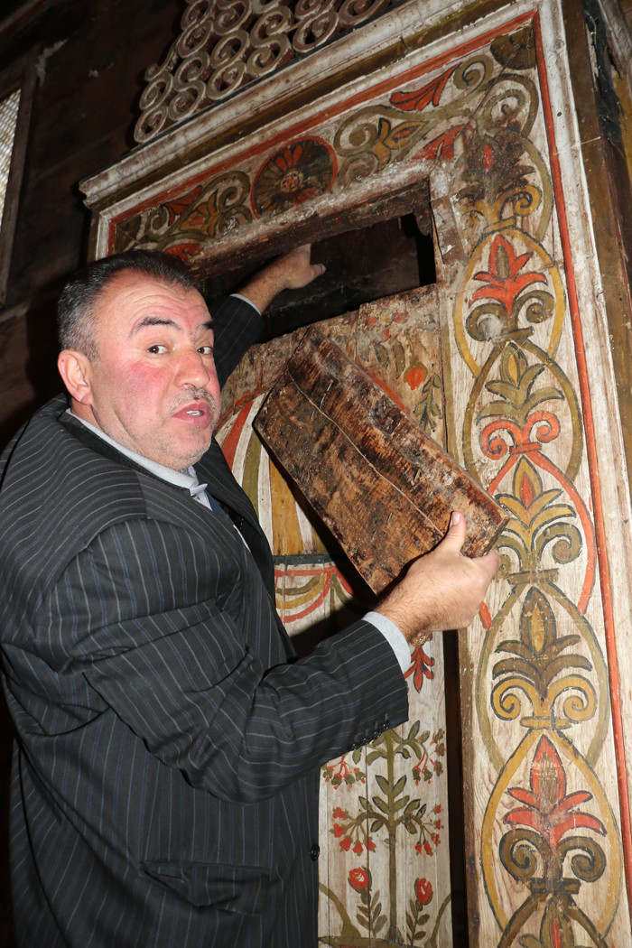 4 asırdır mihrabında bal yetiştirilen cami - Resim: 2