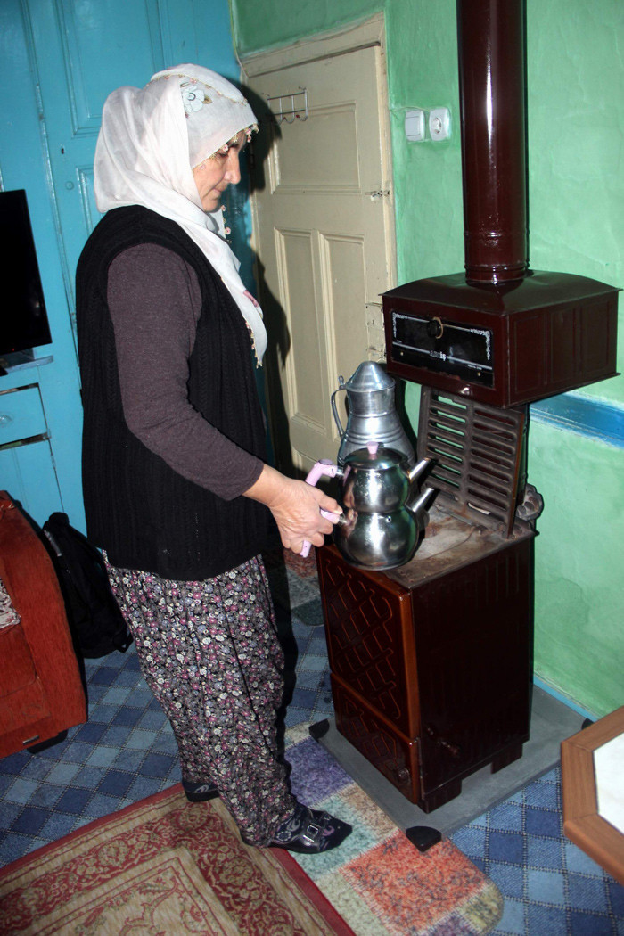 Kim Milyoner Olmak İster'e katılan Emsal Teyze'den haber var - Resim: 4