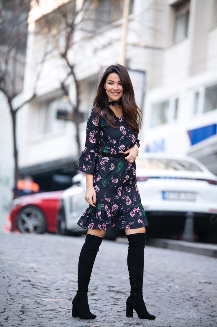 Sokak çekiminde Gizem Hatipoğlu'na yoğun ilgi - Resim: 1