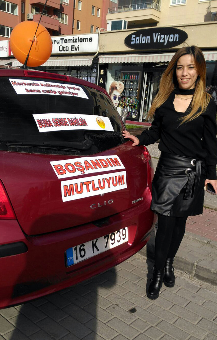 Kocasından boşanan kadın süslediği arabasına böyle yazdırdı - Resim: 4