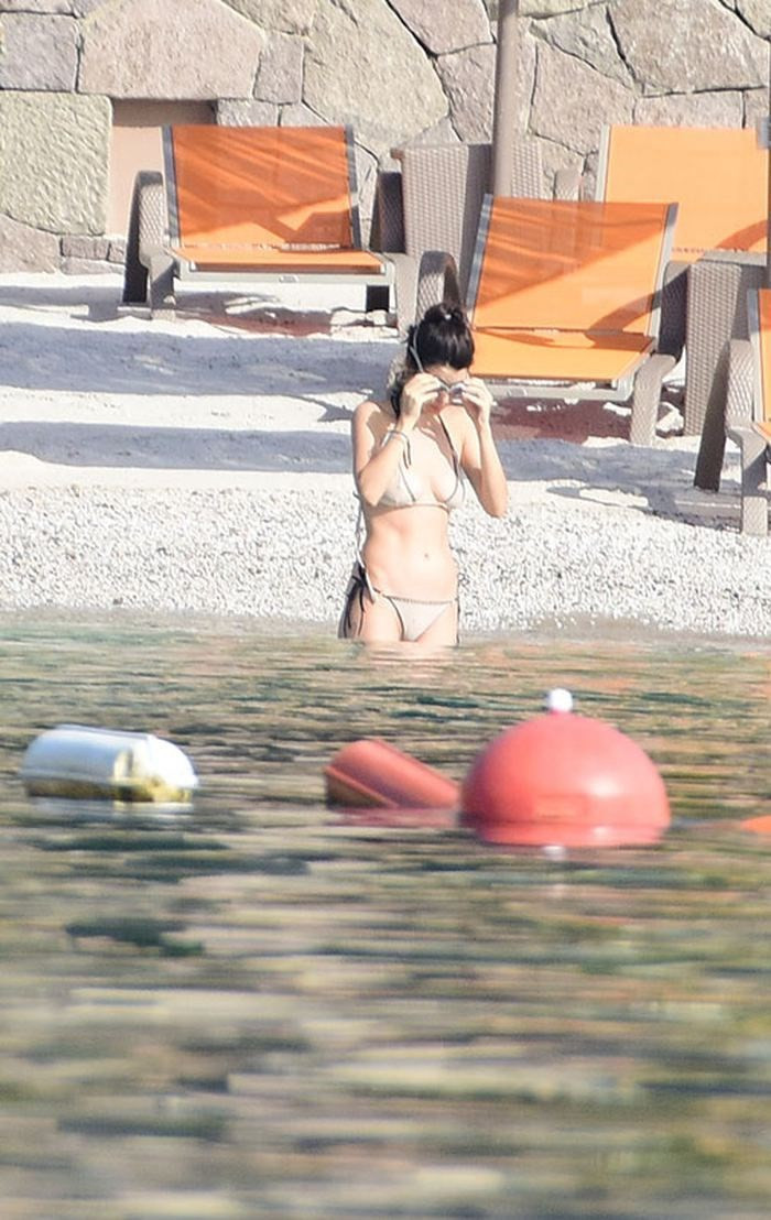 Beren Saat'ten plaj temizliği - Resim: 2