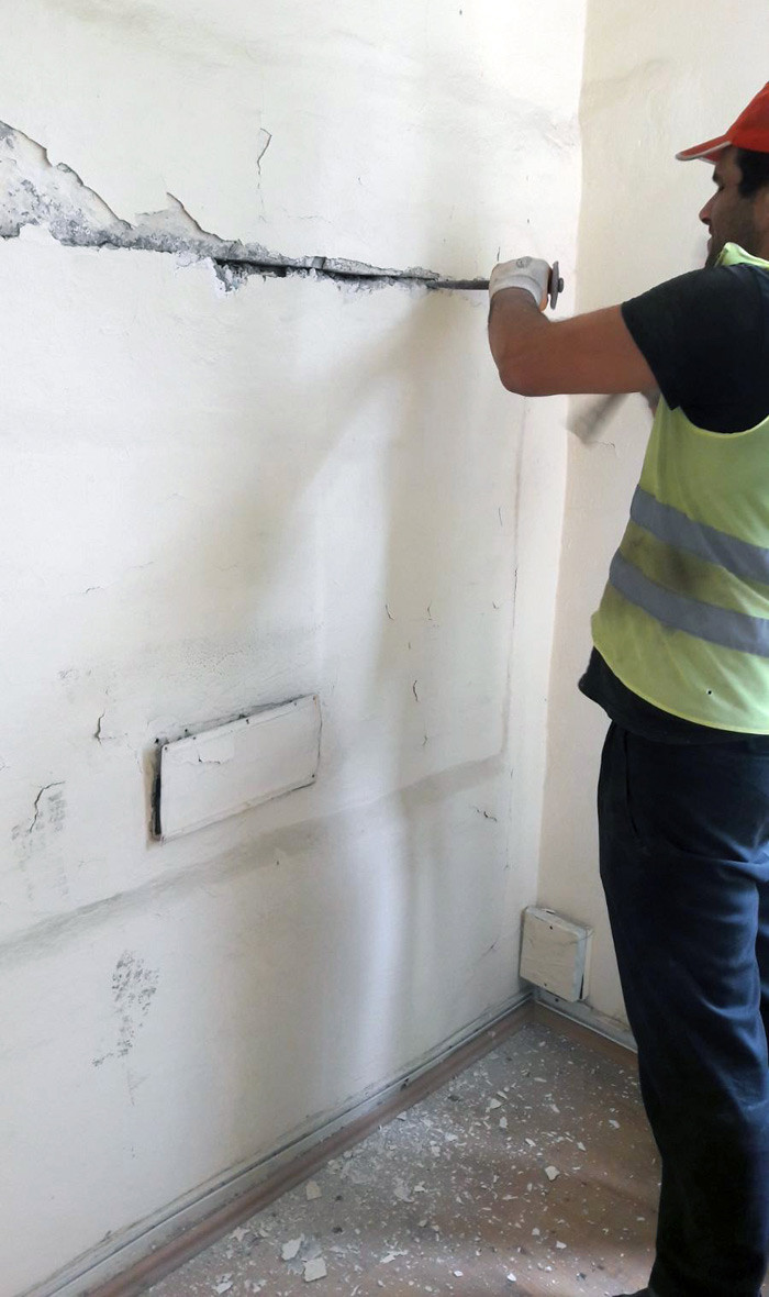 Ünlülerin okulunda tarihi keşif duvarın arkasından çıktı - Resim: 4