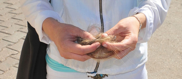 Eski eşi duruşma çıkışı saçını başını yoldu! - Resim: 2