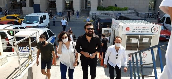 Eşi Burcu Gönder'in tektaşını satan Bülent Emrah Parlak boşandı - Resim: 3