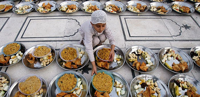 Orucu bozan şeyler Hz. Muhammed oruçluyken uyarmıştı! - Resim: 3