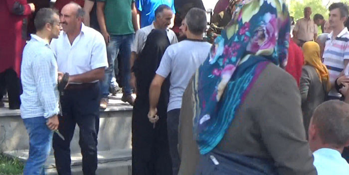 Otopark parası için bıçaklarla terör estirdiler! Canını zor kurtardı - Resim: 4