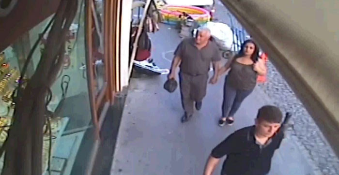 Yaşlı adam hovardalık yaparken fena dolandırıldı! Erkek sandığı kadın çıktı! - Resim: 3