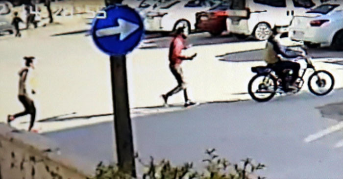 Kapkaççıları pişman eden kız! Kaptılar ama kaçamadılar - Resim: 1