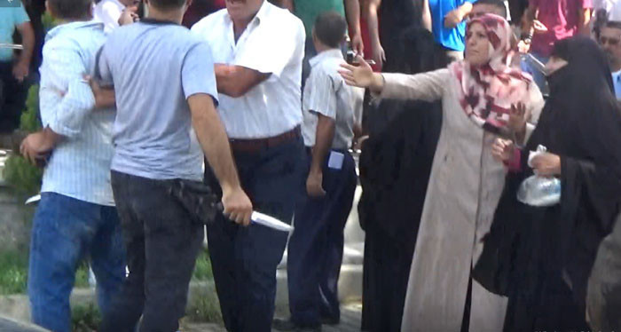 Otopark parası için bıçaklarla terör estirdiler! Canını zor kurtardı - Resim: 2