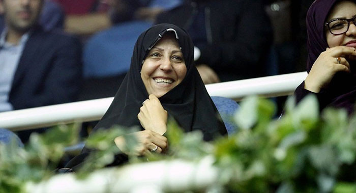 Ayetullahlara karşı bayrak açtı! Eski cumhurbaşkanının kızı... - Resim: 3