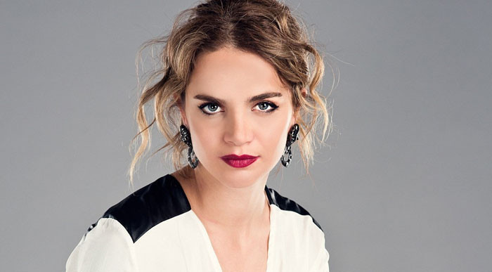 Tuğçe Kazaz: Atatürk değilim ki Atatürkçü olayım! - Resim: 1