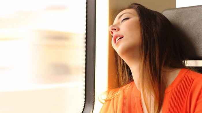 Toplu taşıma araçlarında sakın uyumayın! Çünkü... - Resim: 1