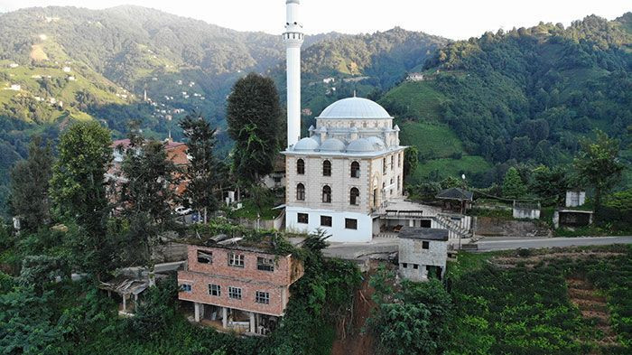 Rize'de esnafın yaptığına bakın dükkanını iple camiye bağladı - Resim: 4