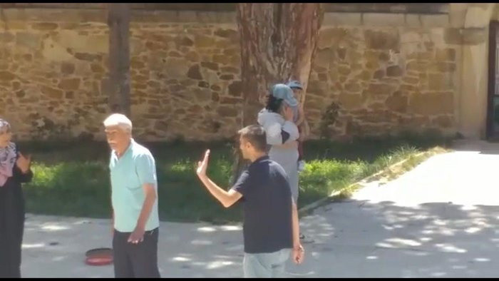 2 yaşındaki oğlunun g&ouml;zleri &ouml;n&uuml;nde bı&ccedil;aklandı! Eski eş dehşet yaşattı - Resim: 0
