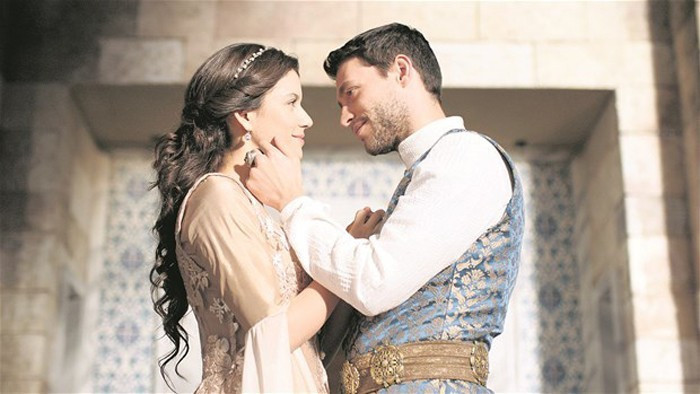 Kösem bombası! Beren Saat gidecek yerine o gelecek - Resim: 3