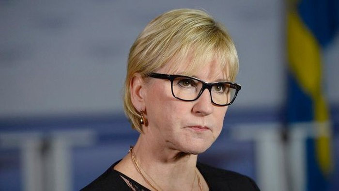 Atatürk Havalimanı'ndaki ilana bakan bir daha bakıyor - Resim: 2