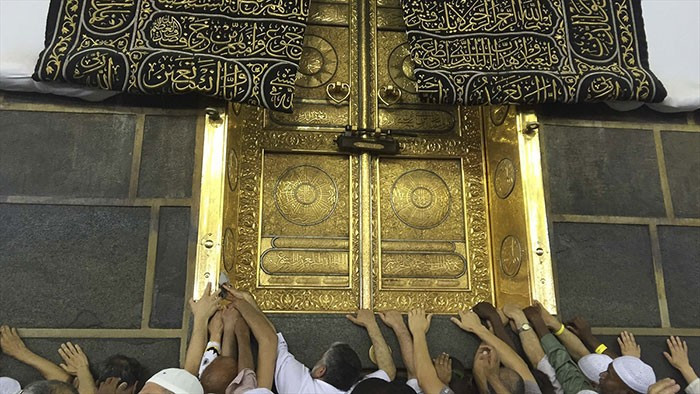 Kutsal topraklarda insan seli! Kabe'de namaz kılmak için... - Resim: 2