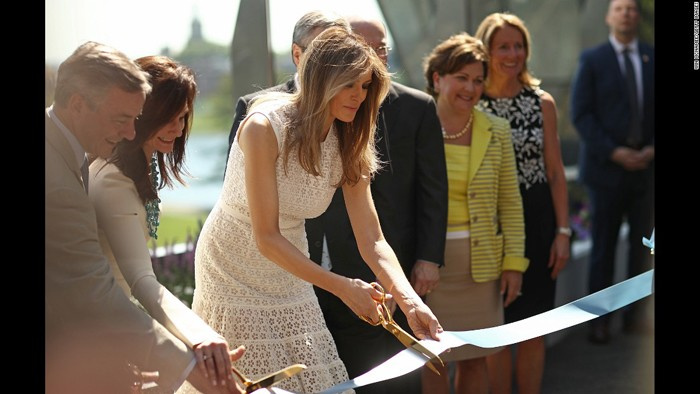 Almanya'da Melania Trump'a büyük şok! - Resim: 4
