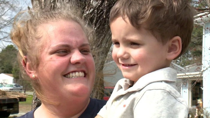 3 yaşındaki çocuk bir anda tuhaf sesler çıkarıp koşmaya başladı  - Resim: 4