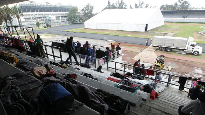 ABD'ye yürüyen onbinlerce göçmen yolu yarıladı! İşte son durum... - Resim: 2