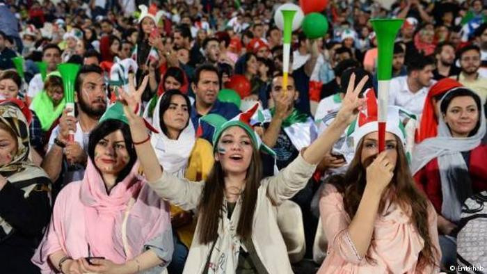 Kadınlar İran devletine pes dedirtti  - Resim: 2