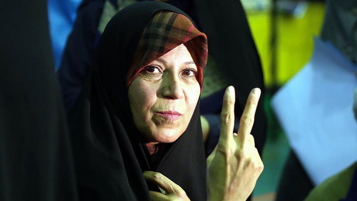 Ayetullahlara karşı bayrak açtı! Eski cumhurbaşkanının kızı... - Resim: 2