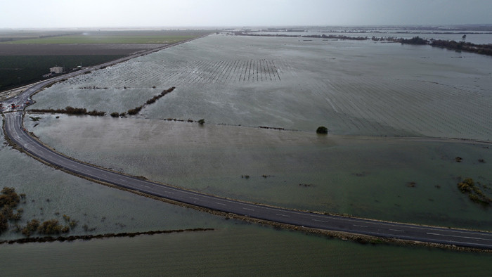 Adana'da sel baskını evleri su bastı vatandaşlara uyarı yapılıyor - Resim: 3
