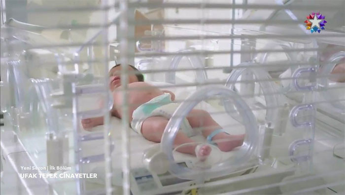 Ufak Tefek Cinayetler dizisinde 'cinayet' gibi hata! İzleyici çıldırdı - Resim: 1