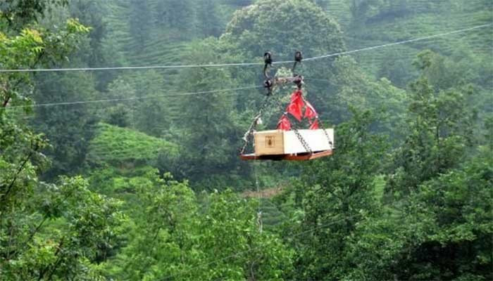Rize'de cenazeyi böyle taşıdılar! - Resim: 1