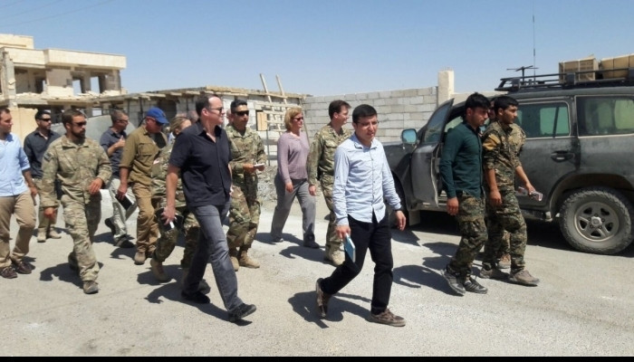 ABD temsilcisi Rakka'da görüşmede dikkat çeken detay! - Resim: 3