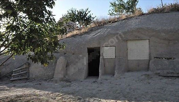 Kapadokya'da tepki çeken görüntü! Kayaları oyup otel yaptılar bakın ne kadara satıyorlar - Resim: 1