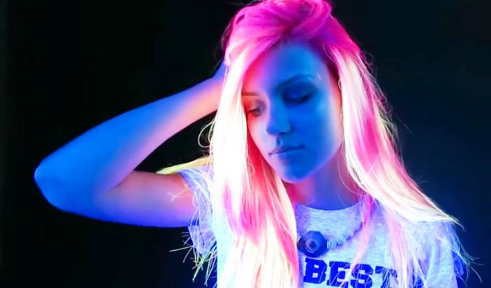 Bir acayip moda akımı fosforlu saçlar cesaret ister! - Resim: 2