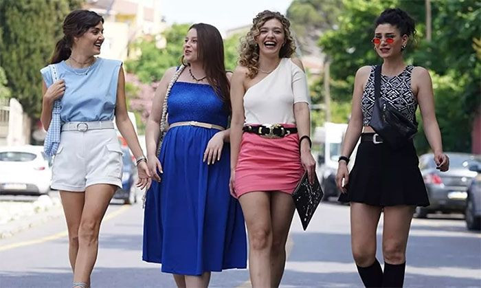 Sen Çal Kapımı yıldızı Melisa Döngel'i babası istismar etmiş! Kardeşi için davalık oldu - Resim: 4