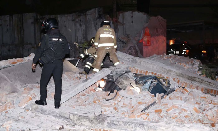 Meksika'da çok şiddetli deprem olay yerinden ilk görüntüler - Resim: 1