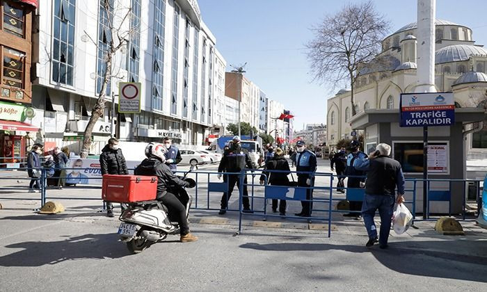 İstanbul'da koronavirüs önlemleri kapsamında yaya trafiğine kapanan cadde ve meydanlar - Resim: 1