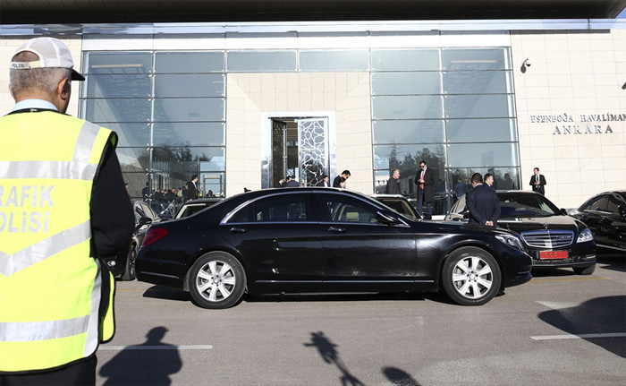 Melih Gökçek'in niyeti ne? Erdoğan'ı görmeye giderken ki hali! - Resim: 1